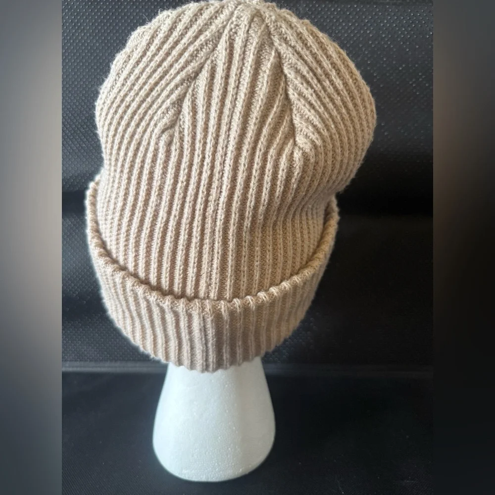 H&M Divided “Better” Days Beanie, Women’s Size OS, Beige Ribbed Knit Beanie/Hat - Picture 4 of 7